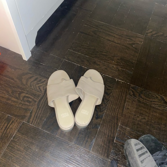 Eileen Fisher Edge Leather Slide Sandal Taupe Size 6 - Picture 6 of 6